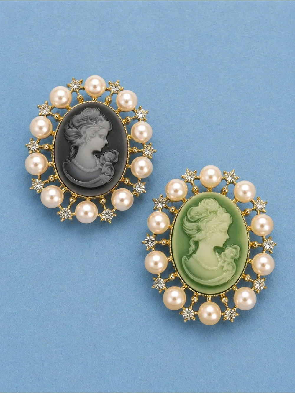 2 Elegant Cameo Pearl Brooch - Green and dark blue